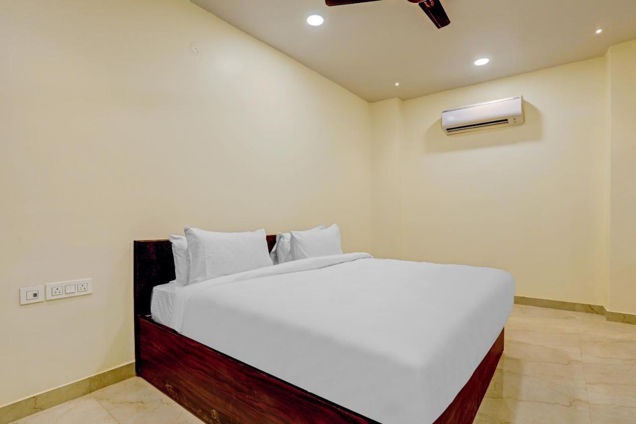 Collection O Hotel Aditya Palace Near Leisure Valley Park Gurgaon Exterior photo