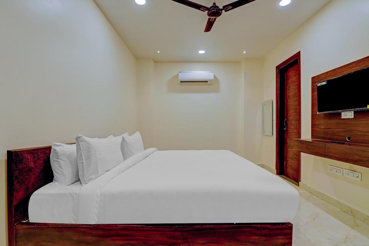 Collection O Hotel Aditya Palace Near Leisure Valley Park Gurgaon Exterior photo